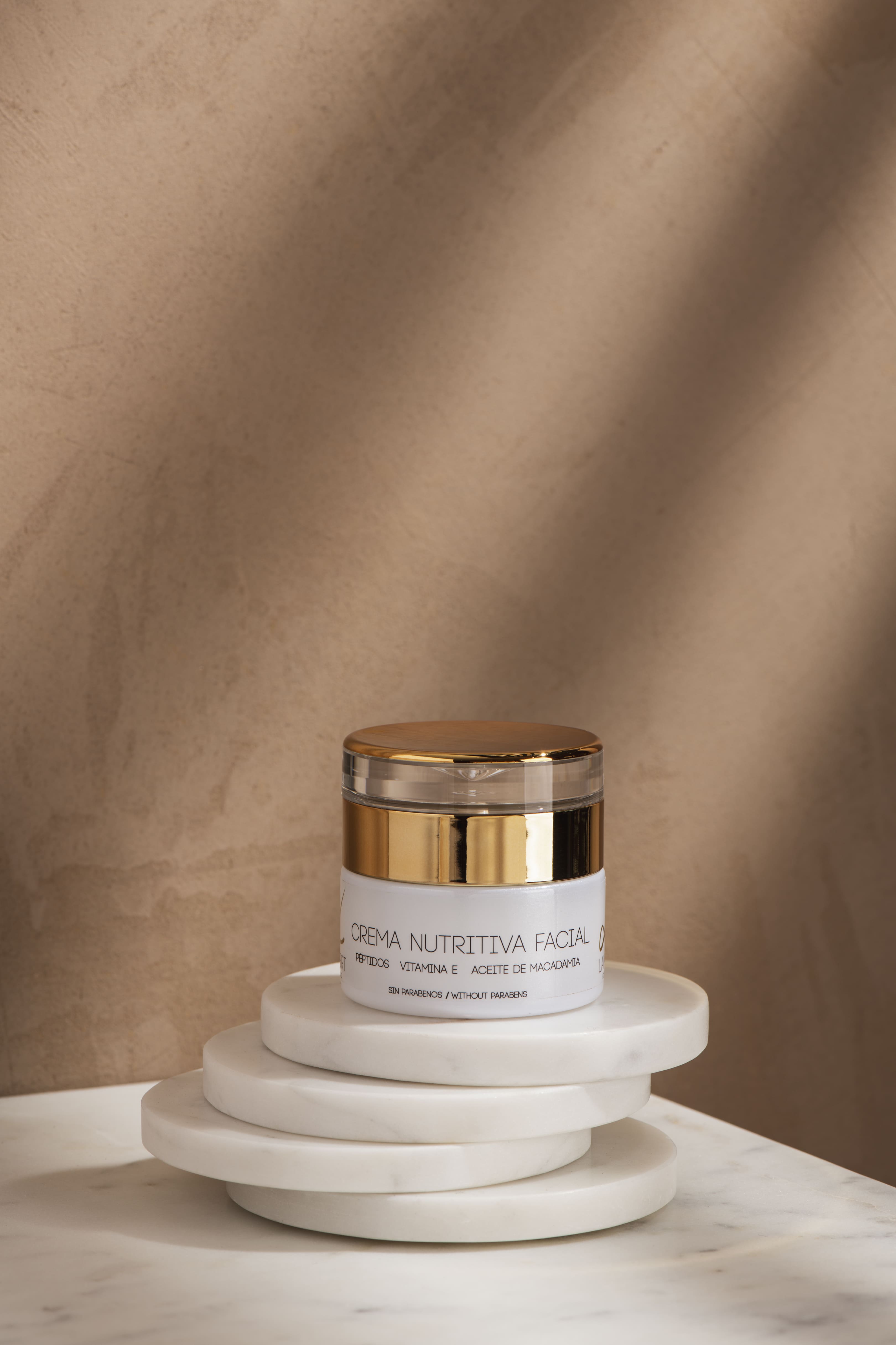 Skincare Platinum Pack + Estuche de Regalo: Tónico, Sérum, Aceite Facial, Crema Hidratante y Crema Nutritiva